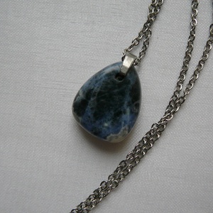 Szodalit medálos nyaklánc - ékszer - nyaklánc - medálos nyaklánc - Meska.hu