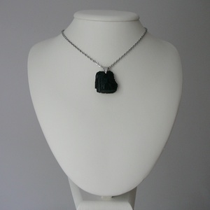 Fekete turmalin medálos nyaklánc - ékszer - nyaklánc - medálos nyaklánc - Meska.hu