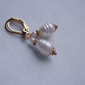 Folyami gyöngy fülbevaló - ékszer - fülbevaló - lógó fülbevaló - Meska.hu