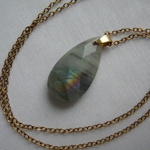 Labradorit medálos nyaklánc - ékszer - nyaklánc - medálos nyaklánc - Meska.hu