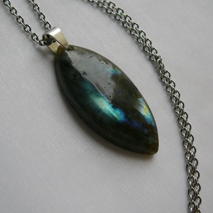 Labradorit medálos nyaklánc - ékszer - nyaklánc - medál - Meska.hu