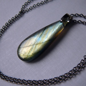 Labradorit medálos nyaklánc - Meska.hu