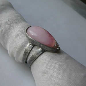 Rózsaszín opál gyűrű, Ékszer, Gyűrű, Statement gyűrű, Ékszerkészítés, Fémmegmunkálás, MESKA