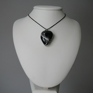 Fekete turmalin medál - ékszer - nyaklánc - medálos nyaklánc - Meska.hu