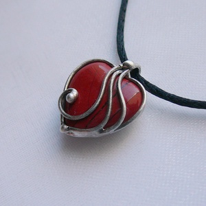 Vörös jáspis mini szív medál, Ékszer, Nyaklánc, Medálos nyaklánc, Ékszerkészítés, Fémmegmunkálás, MESKA