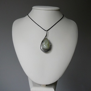 Prehnit medál - ékszer - nyaklánc - medálos nyaklánc - Meska.hu