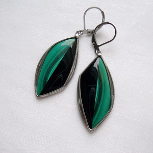 Malachit fülbevaló - ékszer - fülbevaló - lógó fülbevaló - Meska.hu