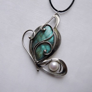 Labradorit pillangó medál - ékszer - nyaklánc - medál - Meska.hu