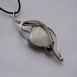 Gyöngyház  medál - ékszer - nyaklánc - medálos nyaklánc - Meska.hu