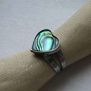 Pávakagyló szív gyűrű - Meska.hu