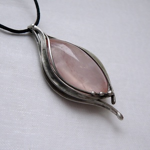 Rózsakvarc medál, Ékszer, Nyaklánc, Medálos nyaklánc, Ékszerkészítés, Fémmegmunkálás, MESKA