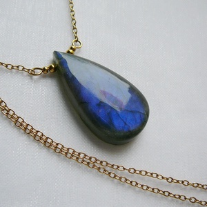 Labradorit medálos nyaklánc - ékszer - nyaklánc - medál - Meska.hu