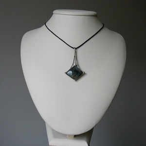 Labradorit medál - ékszer - nyaklánc - medál - Meska.hu