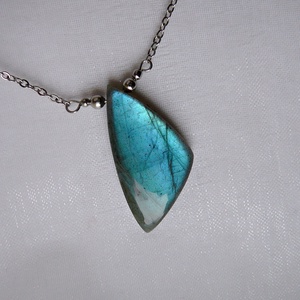 Labradorit medálos nyaklánc - ékszer - nyaklánc - medál - Meska.hu