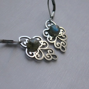 Filigrán labradorit fülbevaló, Ékszer, Fülbevaló, Lógó csepp fülbevaló, Ékszerkészítés, Fémmegmunkálás, MESKA