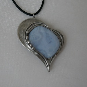 Kalcedon szív medál - ékszer - nyaklánc - medálos nyaklánc - Meska.hu