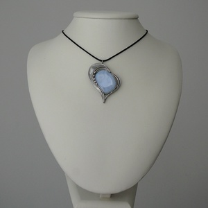 Kalcedon szív medál - ékszer - nyaklánc - medálos nyaklánc - Meska.hu