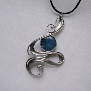 Kianit medál - ékszer - nyaklánc - medálos nyaklánc - Meska.hu