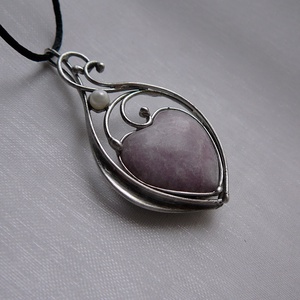 Lepidolit szív medál - ékszer - nyaklánc - medálos nyaklánc - Meska.hu