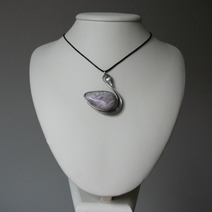 Rubellit hattyú medál - ékszer - nyaklánc - medálos nyaklánc - Meska.hu