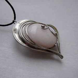 Rózsaszín kalcit szív medál, Ékszer, Nyaklánc, Medálos nyaklánc, Ékszerkészítés, Fémmegmunkálás, MESKA