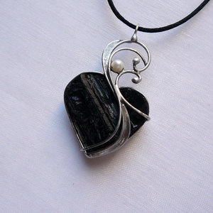 Fekete turmalin szív medál - ékszer - nyaklánc - medálos nyaklánc - Meska.hu