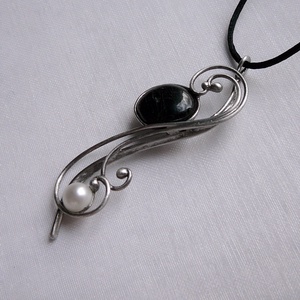 Fekete turmalin medál - ékszer - nyaklánc - medálos nyaklánc - Meska.hu