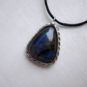 Labradorit medál - ékszer - nyaklánc - medál - Meska.hu