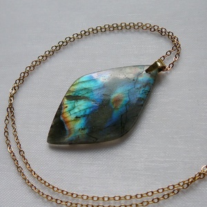 Labradorit medálos nyaklánc - ékszer - nyaklánc - medálos nyaklánc - Meska.hu