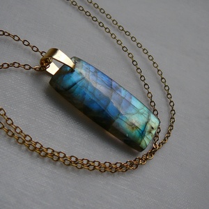 Labradorit medálos nyaklánc - ékszer - nyaklánc - medálos nyaklánc - Meska.hu