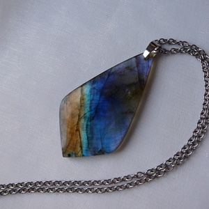 Labradorit medálos nyaklánc - ékszer - nyaklánc - medálos nyaklánc - Meska.hu