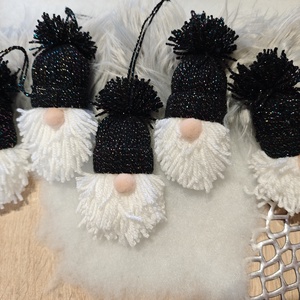 Kézműves karcsonyi manók - fekete csillogós - karácsony - karácsonyi lakásdekoráció - karácsonyfadíszek - Meska.hu