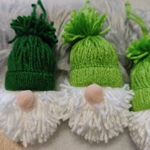 Kézműves karcsonyi manók -zöld varilt - karácsony - karácsonyi lakásdekoráció - karácsonyfadíszek - Meska.hu