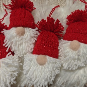 Kézműves karcsonyi manók - piros csillogós - karácsony - karácsonyi lakásdekoráció - karácsonyfadíszek - Meska.hu