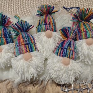 Kézműves karcsonyi manók - színes csillogós, Karácsony, Karácsonyi lakásdekoráció, Karácsonyfadíszek, Mindenmás, MESKA