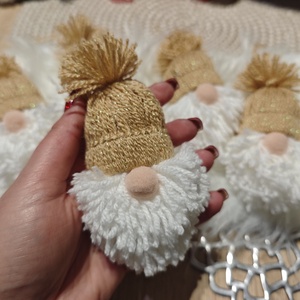 Kézműves karcsonyi manók - arany csillogós  - karácsony - karácsonyi lakásdekoráció - karácsonyfadíszek - Meska.hu