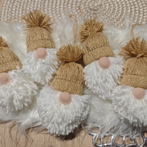 Kézműves karcsonyi manók - arany csillogós  - karácsony - karácsonyi lakásdekoráció - karácsonyfadíszek - Meska.hu