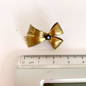 Vintage masni, régi BROSS az 1980-as évekből, gyönyörű elegáns strasszos kitűző, pin szövetkabátra, blúzra,  blézerre - ékszer - kitűző és bross - kitűző - Meska.hu