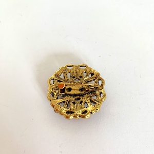 Vintage csillogó piros BROSS az 1990-es évekből, gyönyörű elegáns strasszos kitűző, pin szövetkabátra, blúzra,  blézerre - ékszer - kitűző és bross - kitűző - Meska.hu