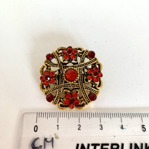 Vintage csillogó piros BROSS az 1990-es évekből, gyönyörű elegáns strasszos kitűző, pin szövetkabátra, blúzra,  blézerre - ékszer - kitűző és bross - kitűző - Meska.hu