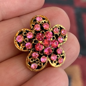Vintage csillogó kis BROSS az 1990-es évekből, gyönyörű elegáns strasszos kitűző, pin szövetkabátra, blúzra,  blézerre - Meska.hu