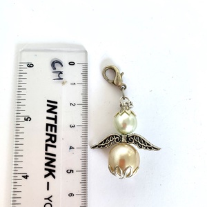 Angyal, angyalka, őrangyal, angyal charm, angyal dísz, angyalos kulcstartó, táskadísz, ajándék angyalka tündér - ékszer - karkötő - charm karkötő - Meska.hu