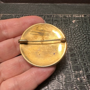 24 karát aranyozott Damascene kitűző vintage damaszkén bross, Toledó spanyol ékszer, aranyozott kézműves bross - ékszer - kitűző és bross - kitűző - Meska.hu