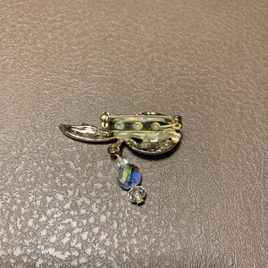 Vintage BROSS az 1980-as évekből, gyönyörű elegáns strasszos kitűző, pin szövetkabátra, blúzra,  blézerre - ékszer - kitűző és bross - kitűző - Meska.hu