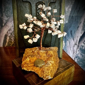 Howlit drágakő fa, kis Bonsai Ékszerfa szerencsefa, életfa, pénzfa, kristályfa kvarc kövekből drágakő fa - Meska.hu