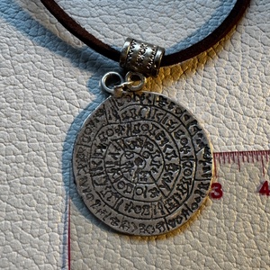 Férfi vagy UNISEX nyaklánc Phaistos disc, atik görög érme valódi bőr láncon: 48 cm, vintage nyaklánc férfiaknak - ékszer - nyaklánc - medál nélküli nyaklánc - Meska.hu