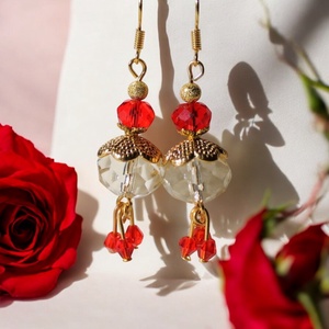 Arany piros gyöngyös fülbevaló menyasszonyoknak menyecske ruhához is! - ékszer - fülbevaló - lógó fülbevaló - Meska.hu