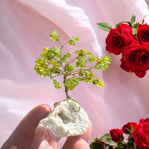 Fa ásványból, Mini Bonsai Kistály Ékszerfa szerencsefa, életfa, pénzfa, kristályfa peridot kvarc kövekből drágakő fa - otthon & életmód - dekoráció - asztal és polc dekoráció - gyöngyfa, ásványfa - Meska.hu