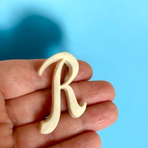 R betű BROSS az 1980-as évekből, hangulatos régi kezdőbetű kitűző, pin szövetkabátra, blúzra,  blézerre - ékszer - kitűző és bross - kitűző - Meska.hu