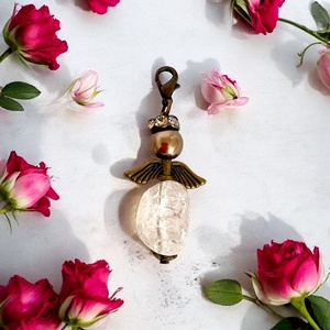 HEGYIKISTÁLY angyalka, őrangyal, angyal charm, angyal dísz, angyalos kulcstartó, táskadísz, ajándék angyalka tündér - ékszer - karkötő - charm karkötő - Meska.hu